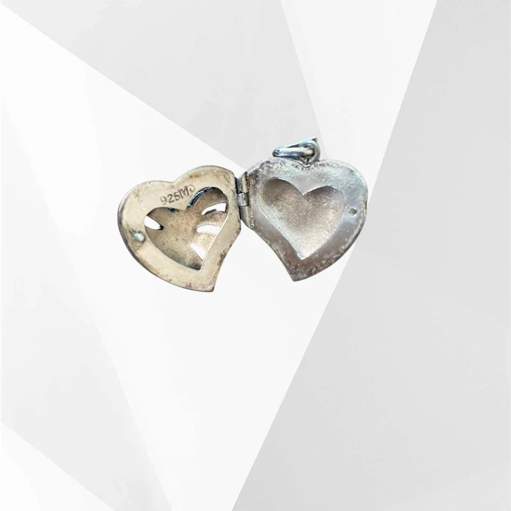 Vintage-Inspired Silver Heart Pendant Charm